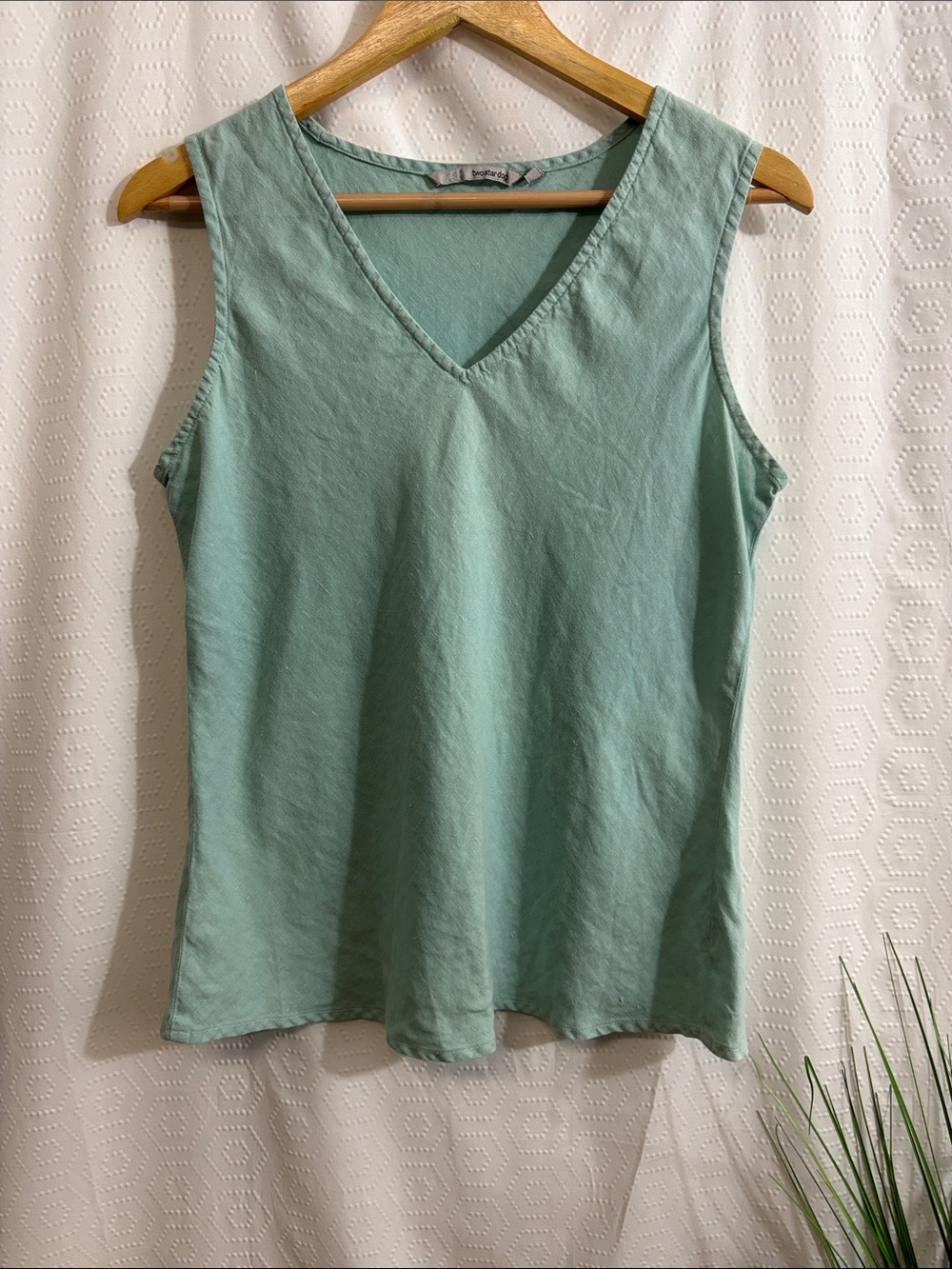 •Linen tank by Two Star Dog• Size M